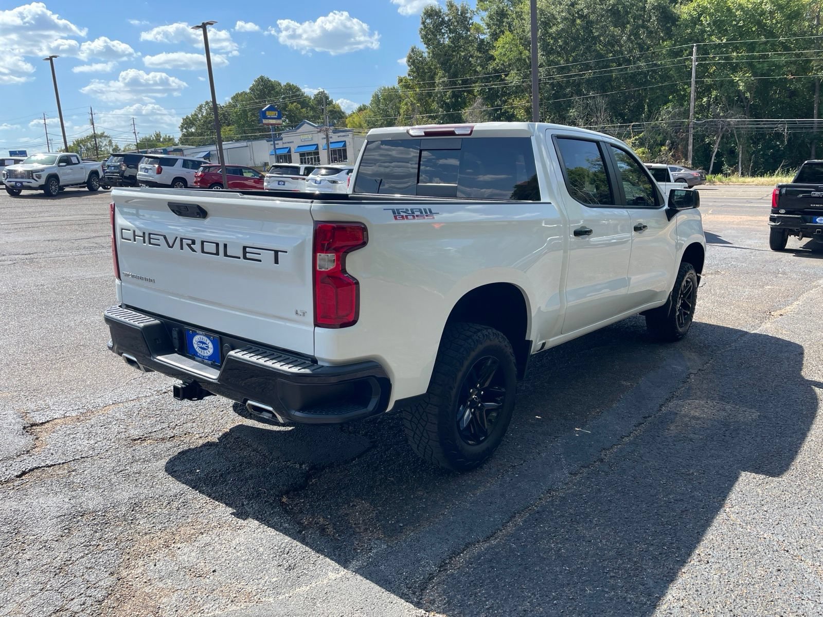 Used 2024 Chevrolet Silverado 1500 LT Trail Boss w/ Convenience Package II AWD/4WD image 6