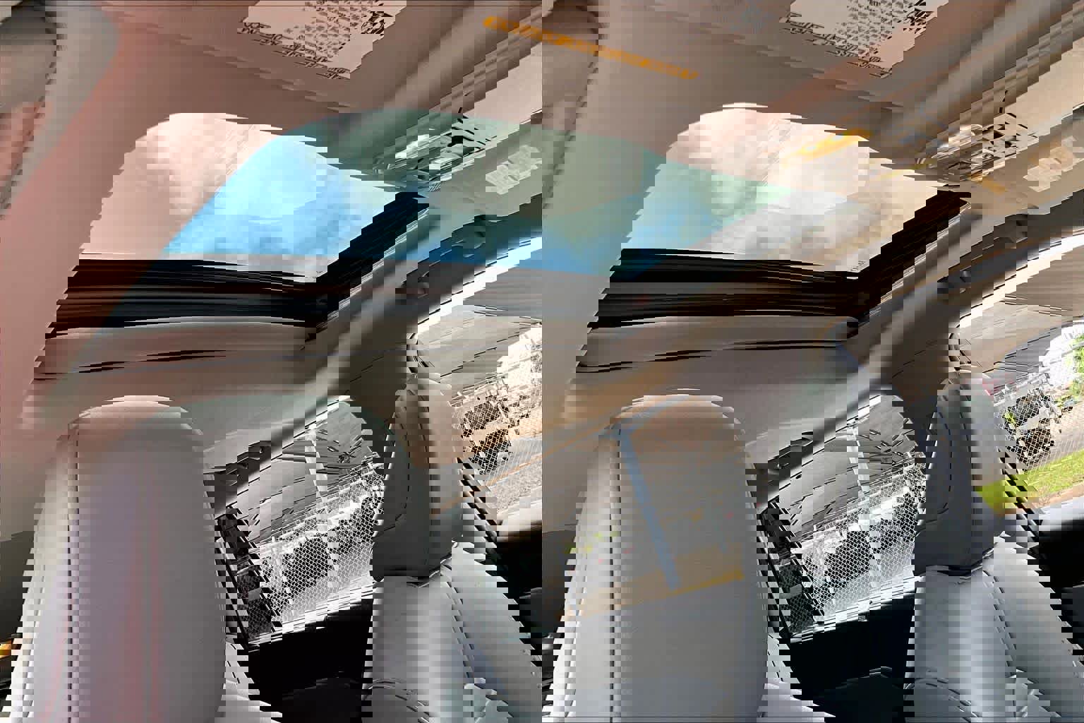 Used 2020 Toyota Highlander XLE AWD/4WD image 14