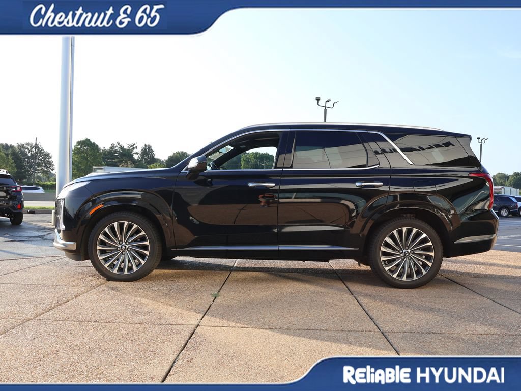 Used 2024 Hyundai Palisade Calligraphy FWD image 3
