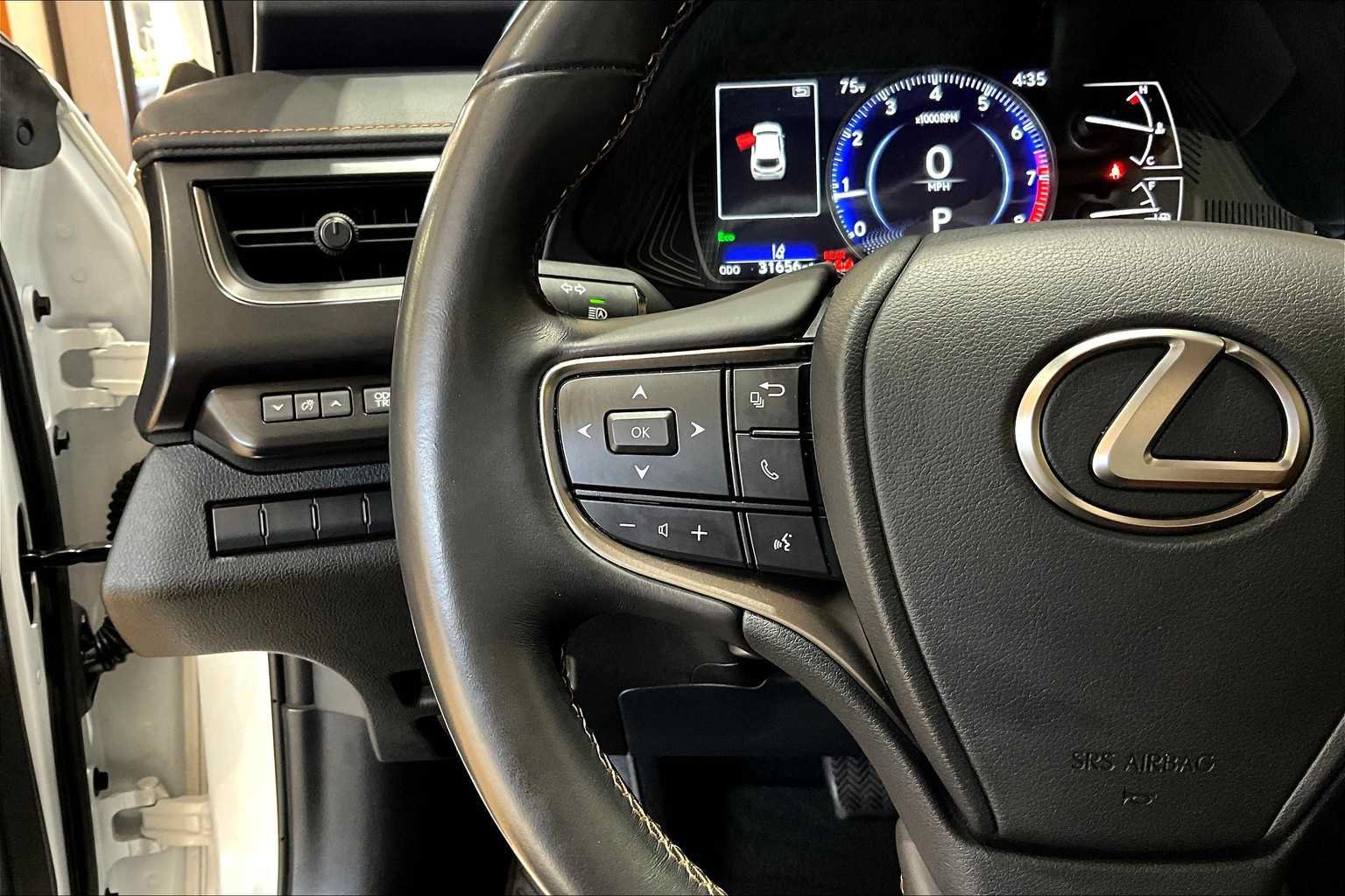 Used 2022 Lexus UX 200 w/ Accessory Package (Z1) FWD image 22