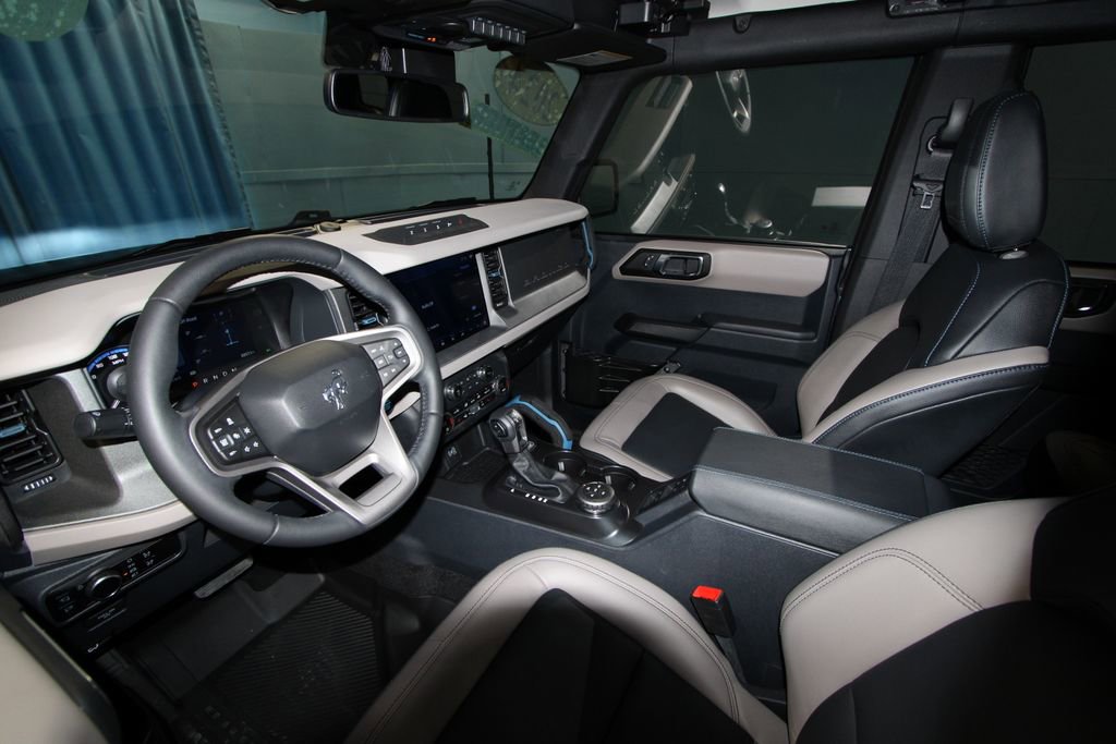 Used 2024 Ford Bronco Wildtrak image 2