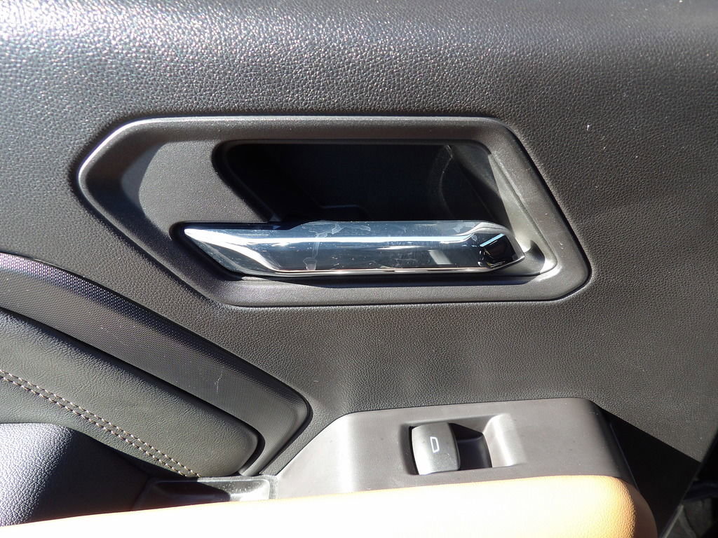 Used 2023 GMC Canyon AT4 w/ AT4 Premium Package image 32