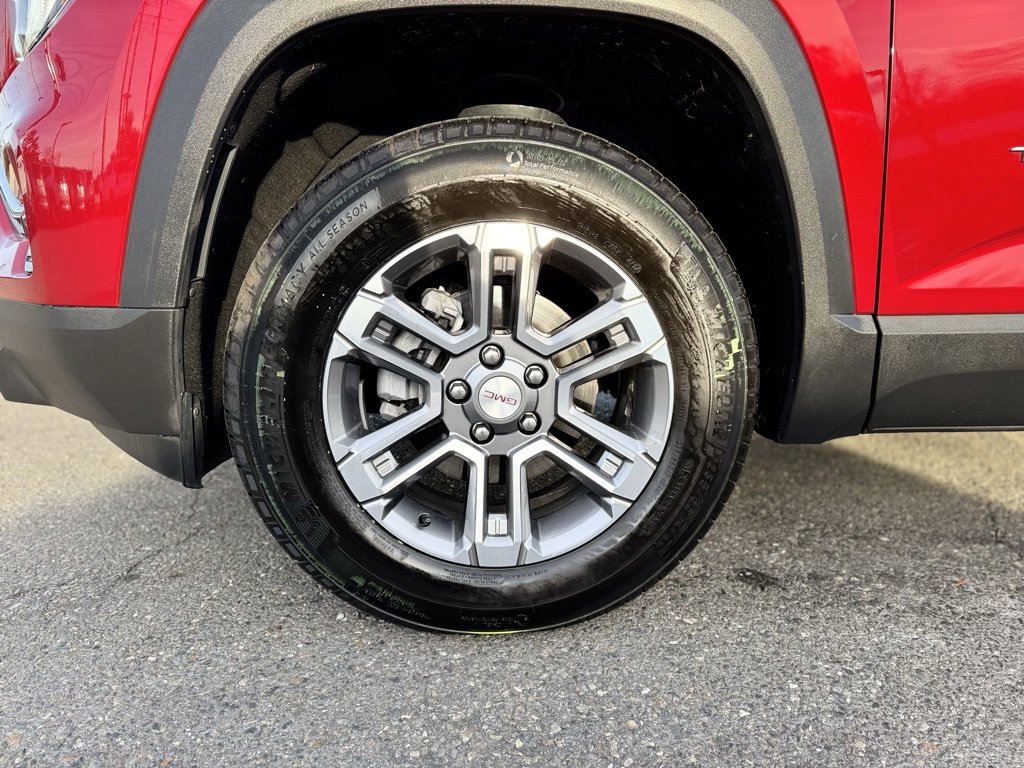 Used 2025 GMC Terrain Elevation image 3