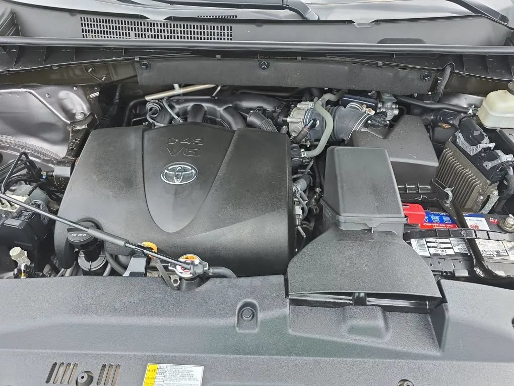 Used 2019 Toyota Highlander LE AWD/4WD image 51