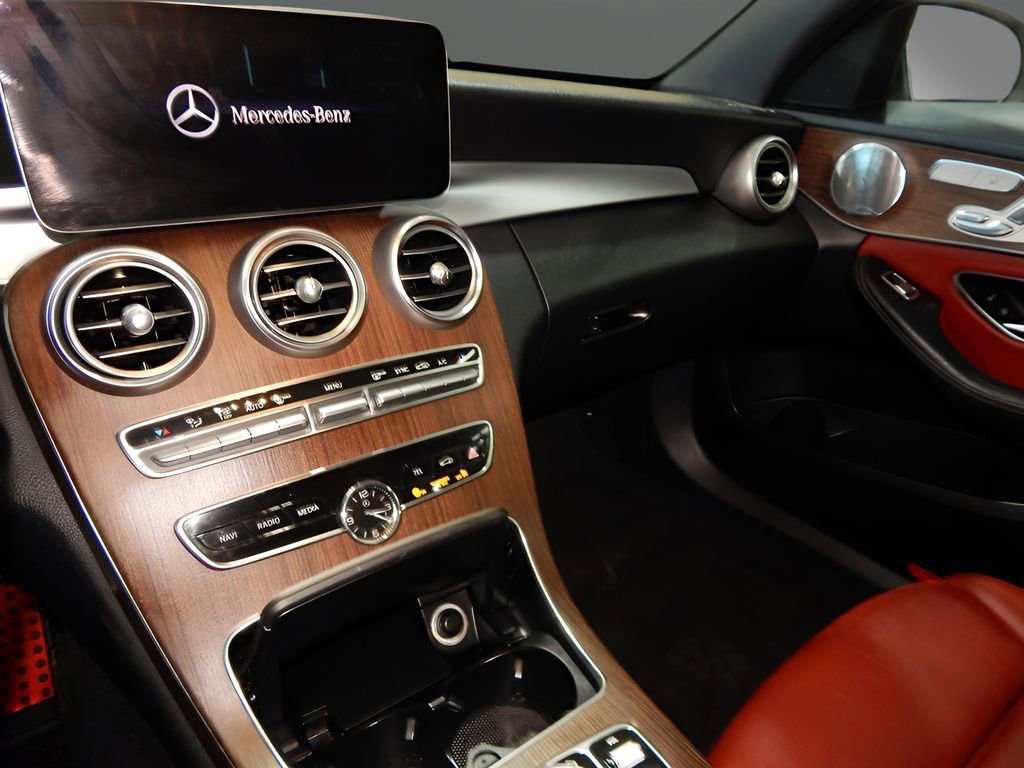 Used 2019 Mercedes-Benz C 300 4MATIC Sedan image 24