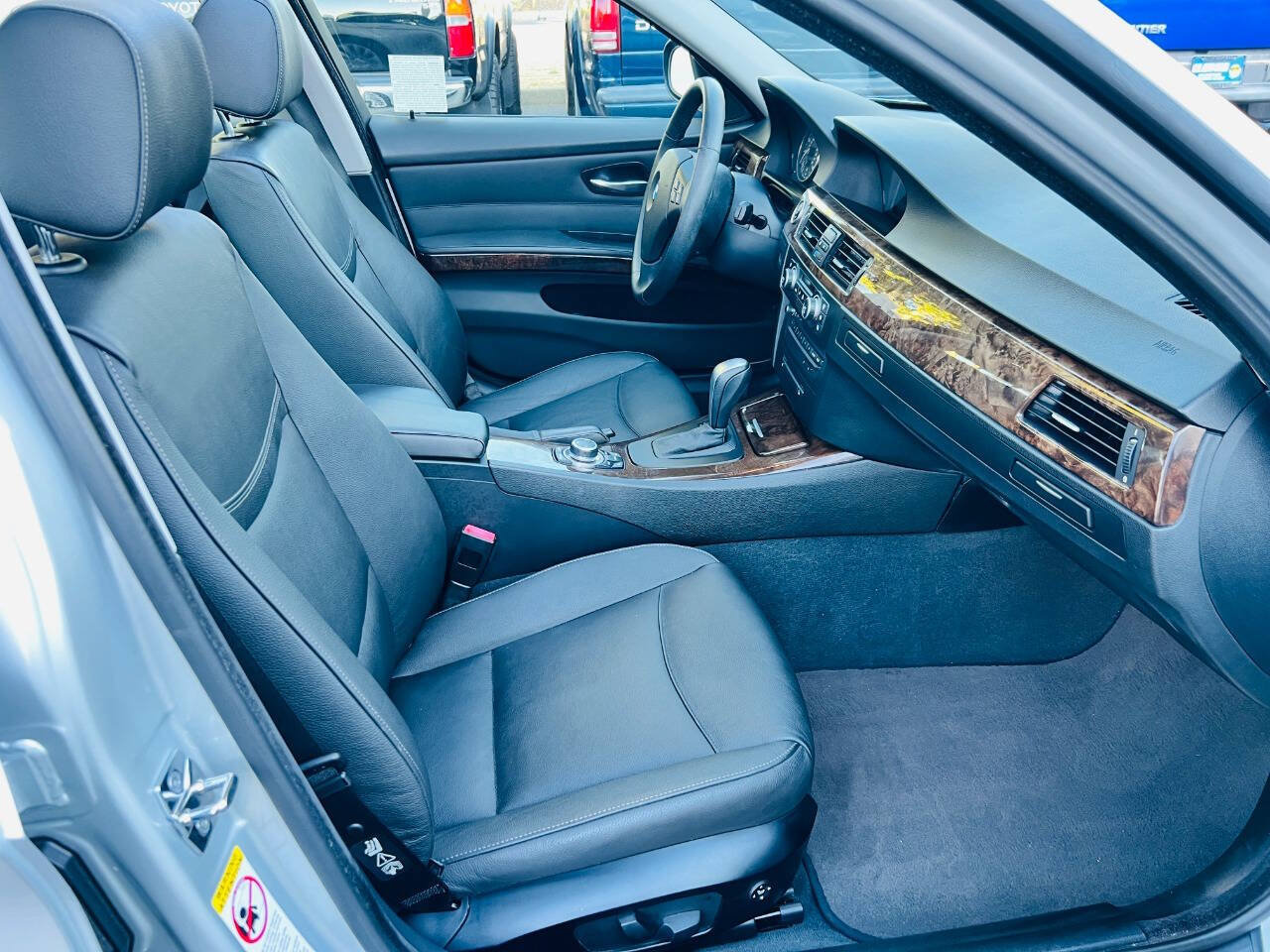 Used 2009 BMW 328i Sedan RWD image 16