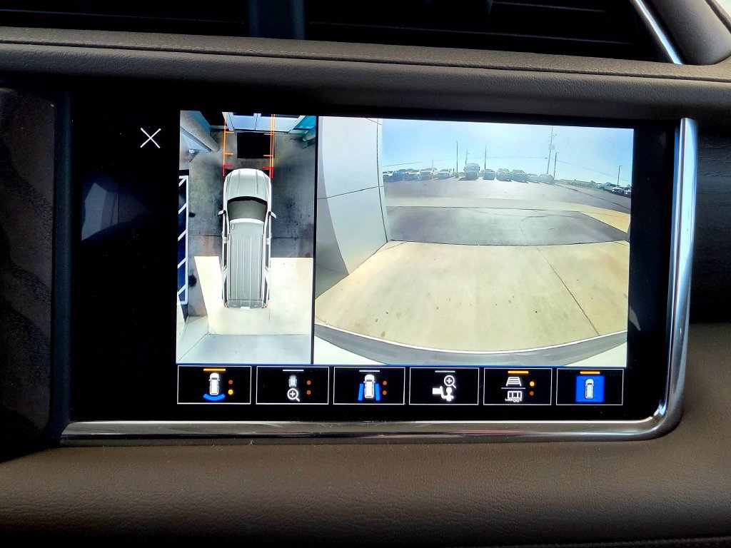 Used 2024 GMC Yukon XL Denali AWD/4WD image 70