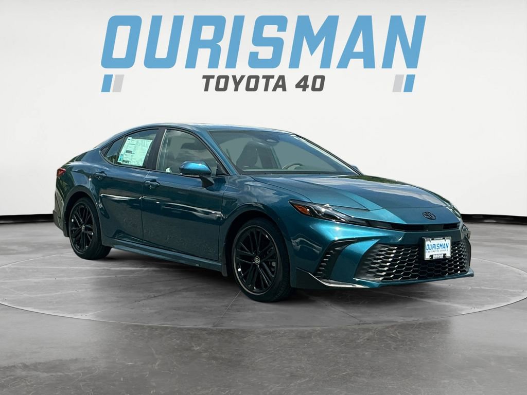 Used 2025 Toyota Camry SE w/ Convenience Package FWD image 1