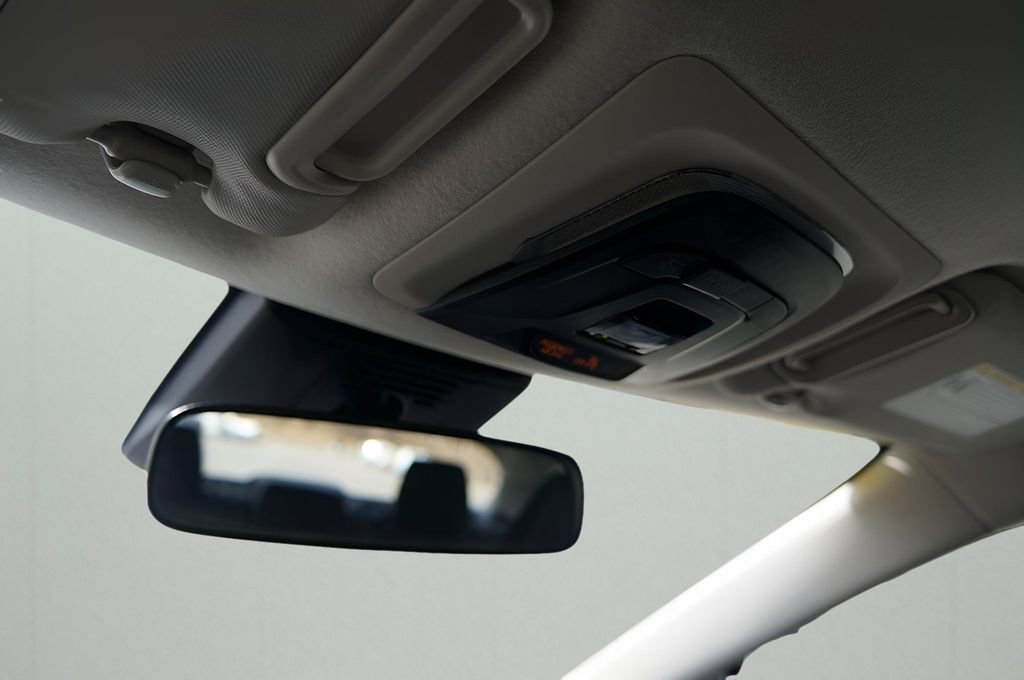 Used 2025 Toyota Corolla LE image 28