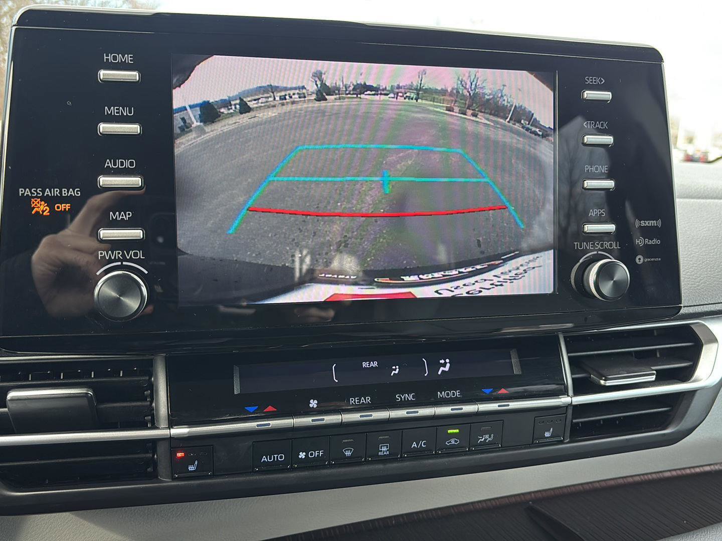 Used 2021 Toyota Sienna XLE FWD image 35