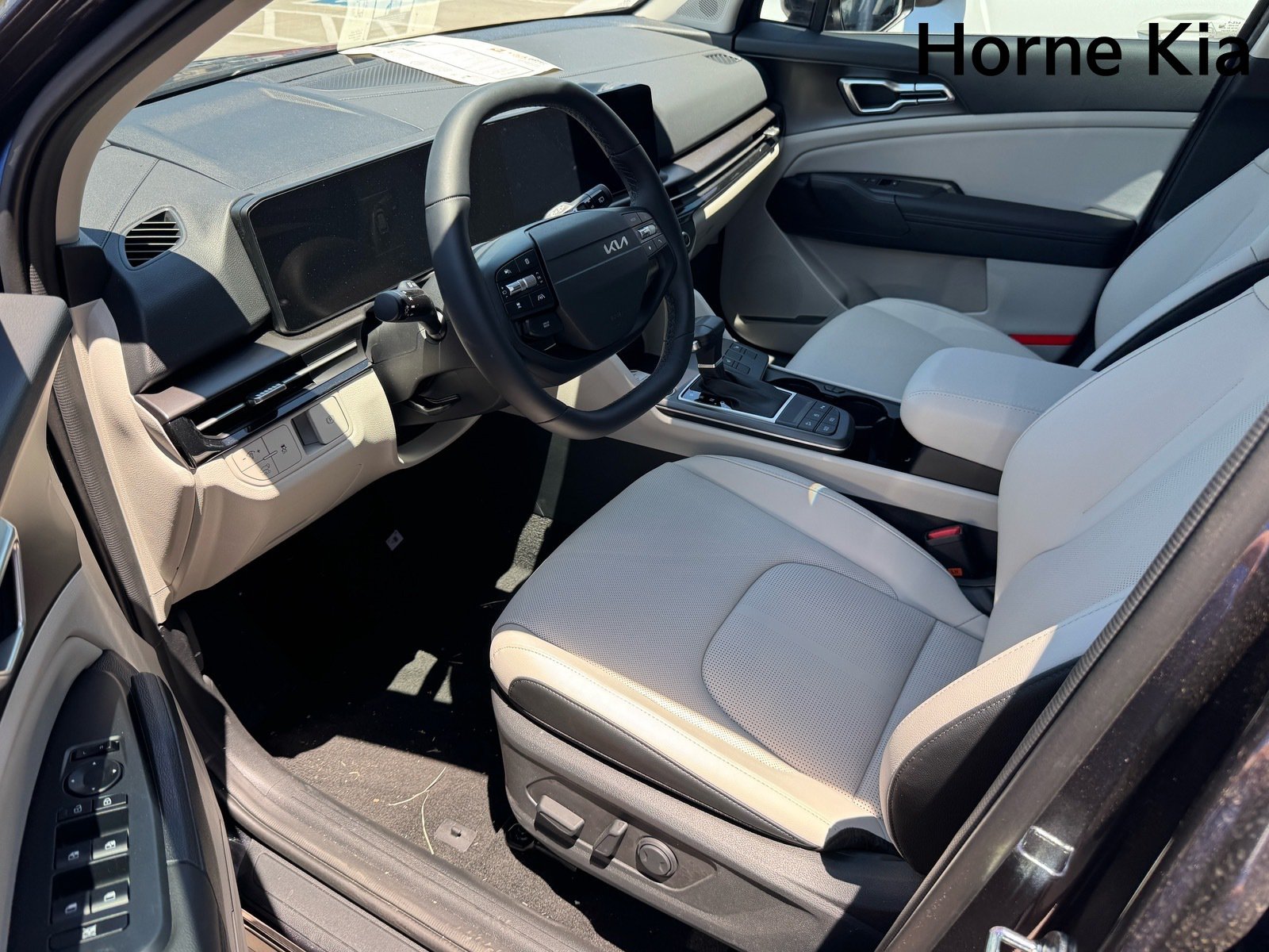 New 2026 Kia Sportage EX FWD image 9