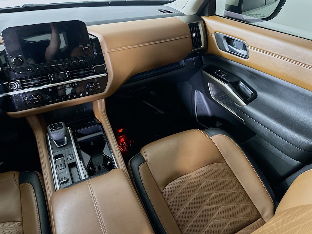 Used 2024 Nissan Pathfinder Platinum image 20