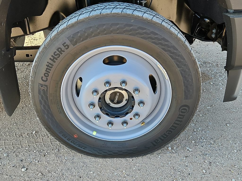 New 2026 Ford F550 4x4 Crew Cab Super Duty image 13