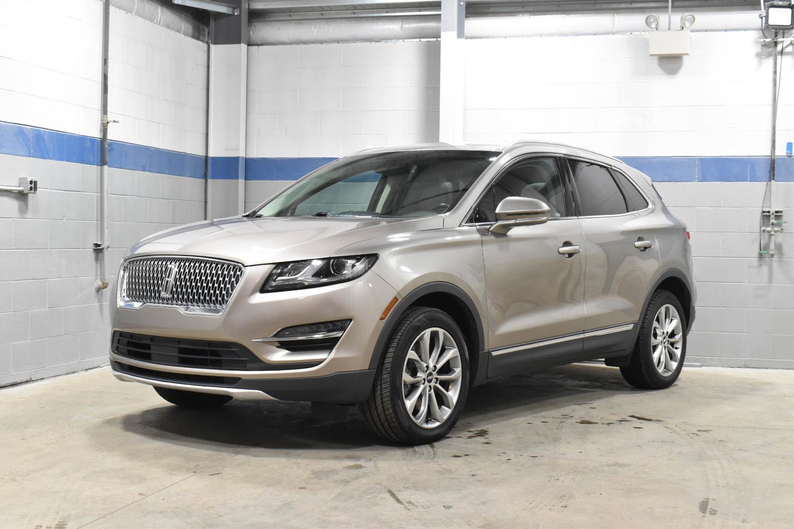 Used 2019 Lincoln MKC Select w/ Select Plus Package image 2