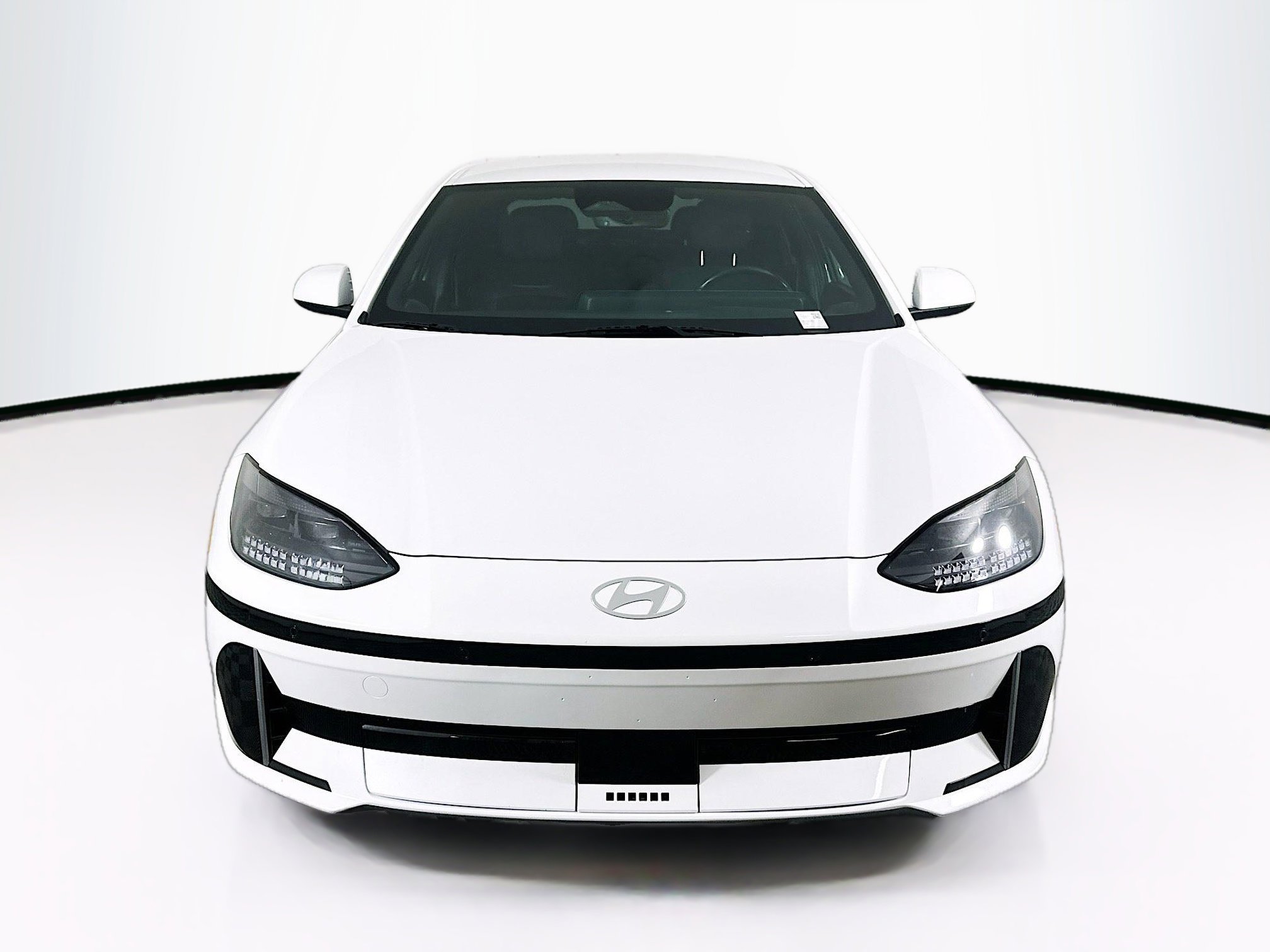 Used 2023 Hyundai Ioniq 6 Limited RWD image 2