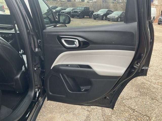 Used 2025 Jeep Compass Limited image 19