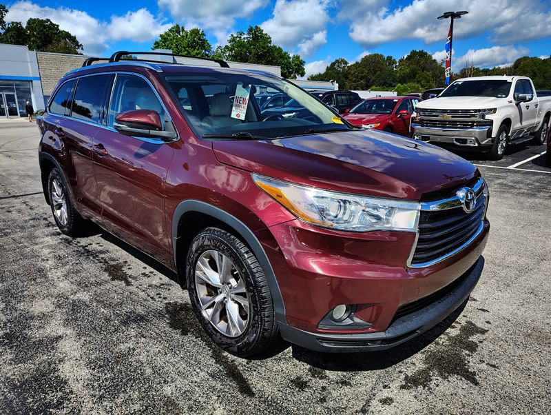 Used 2015 Toyota Highlander XLE AWD/4WD image 3