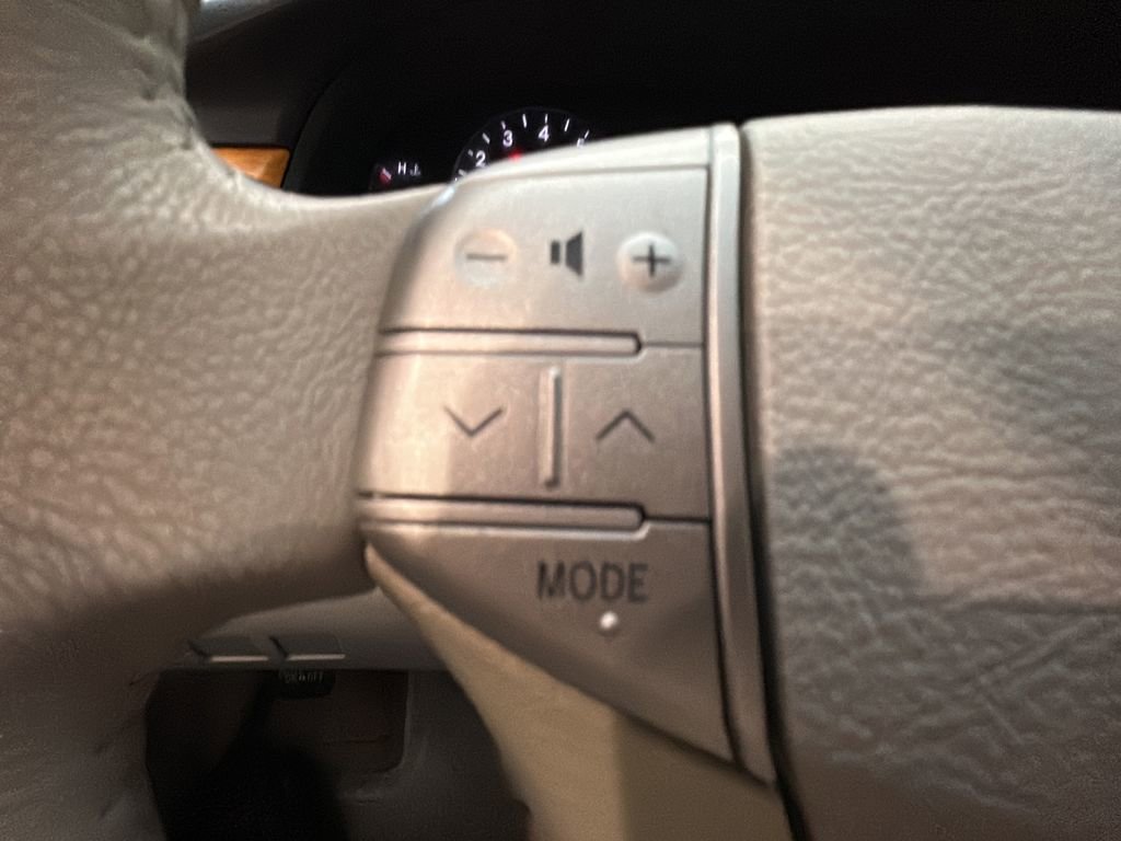 Used 2006 Toyota Avalon XLS image 20