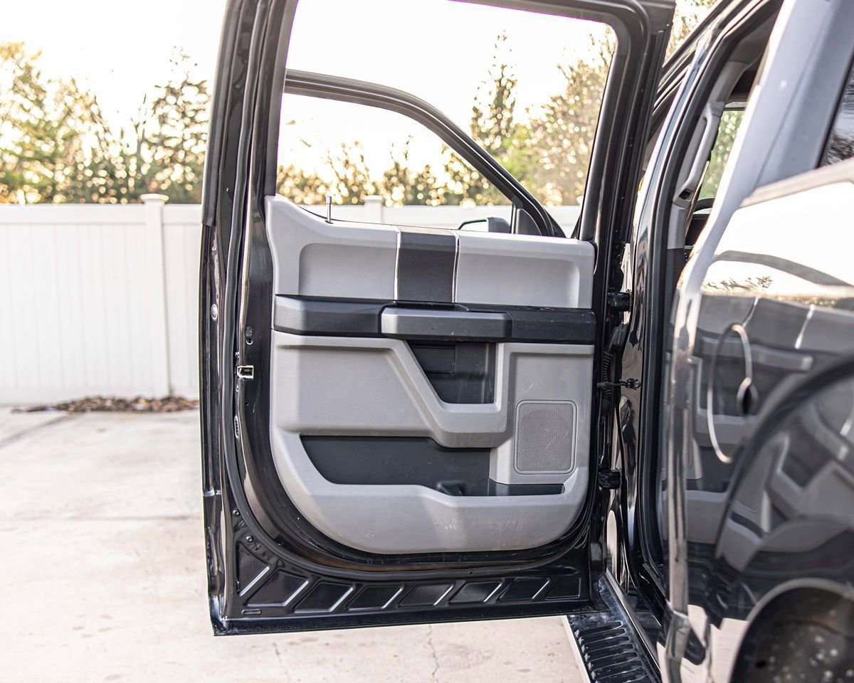 Used 2015 Ford F150 XLT AWD/4WD image 32