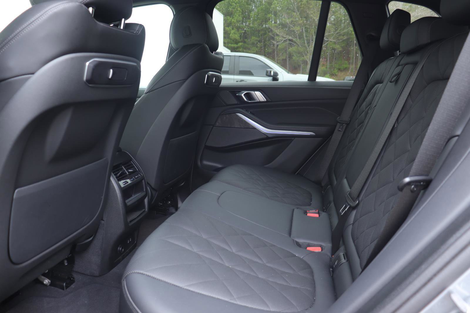 Used 2024 BMW X5 sDrive40i w/ Premium Package image 13