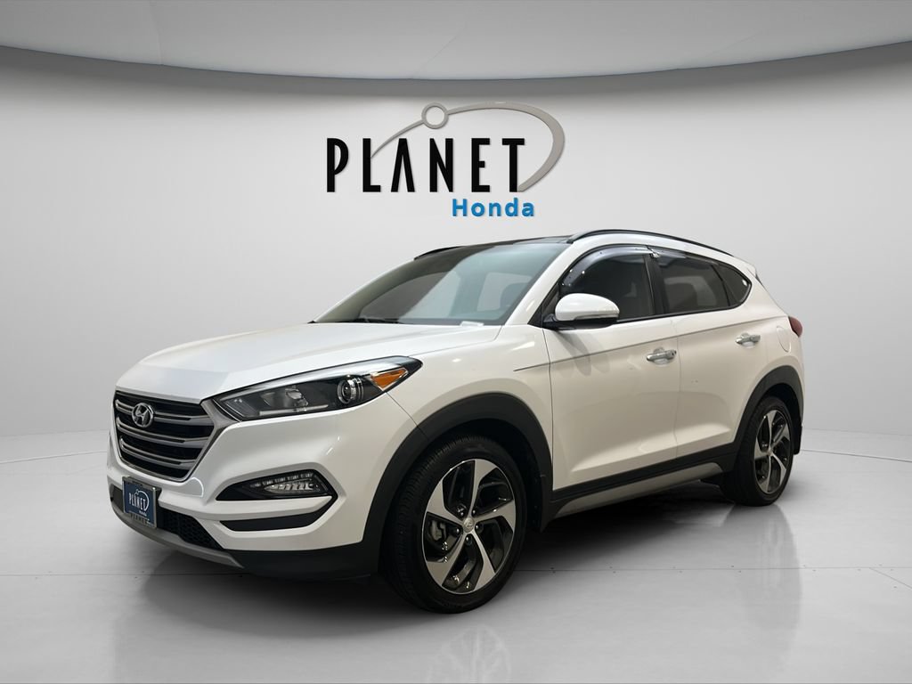 Used 2017 Hyundai Tucson Limited w/ Limited Ultimate Package 03 FWD image 3