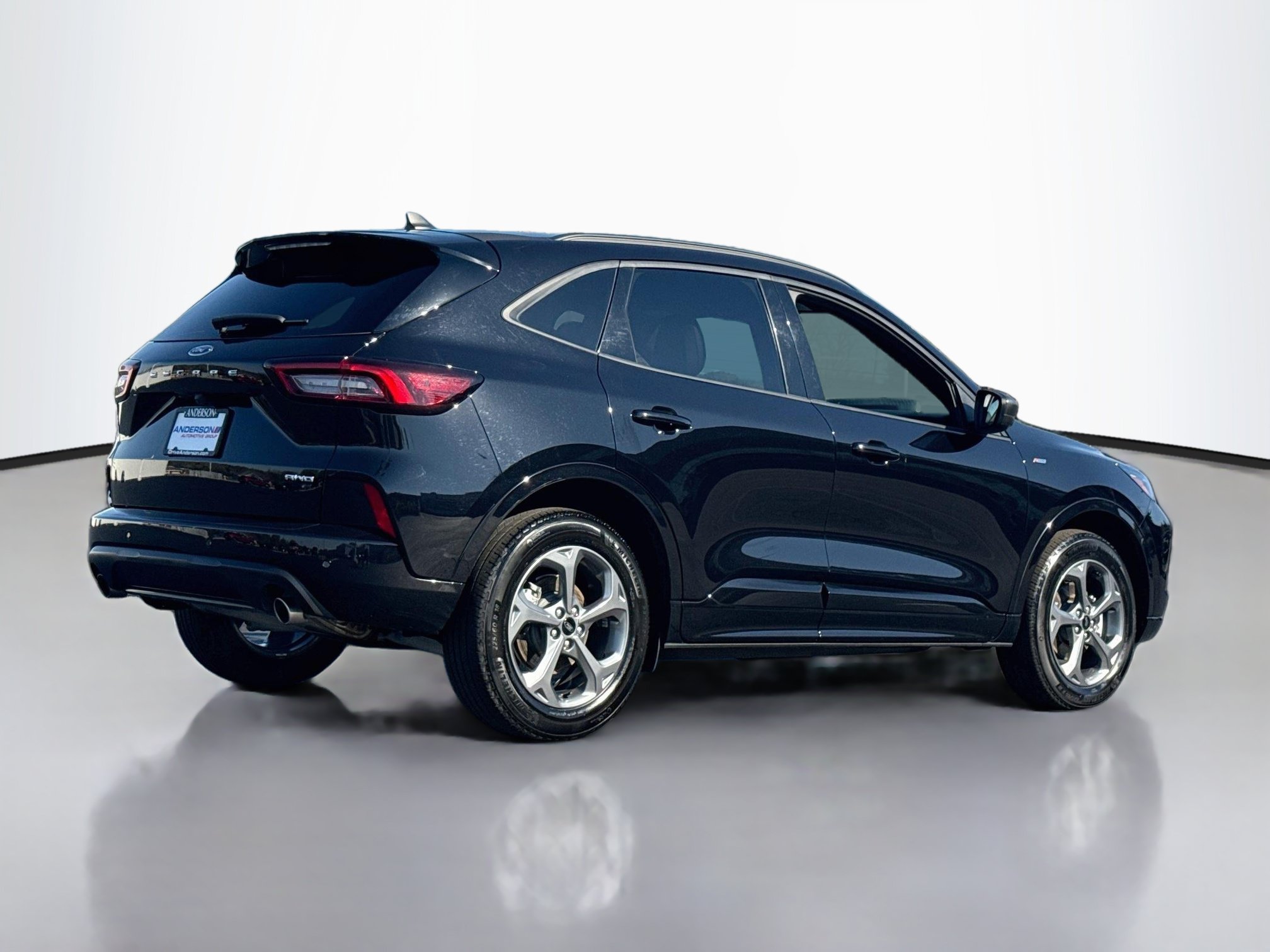 Used 2023 Ford Escape ST-Line w/ Tech Pack #1 AWD/4WD image 7