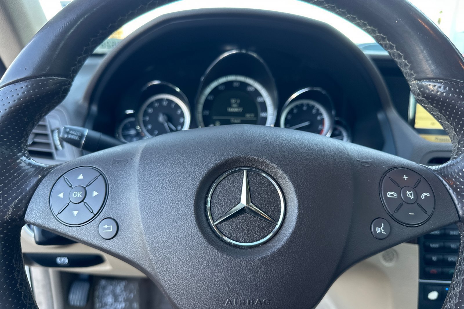 Used 2011 Mercedes-Benz E 350 Cabriolet image 23