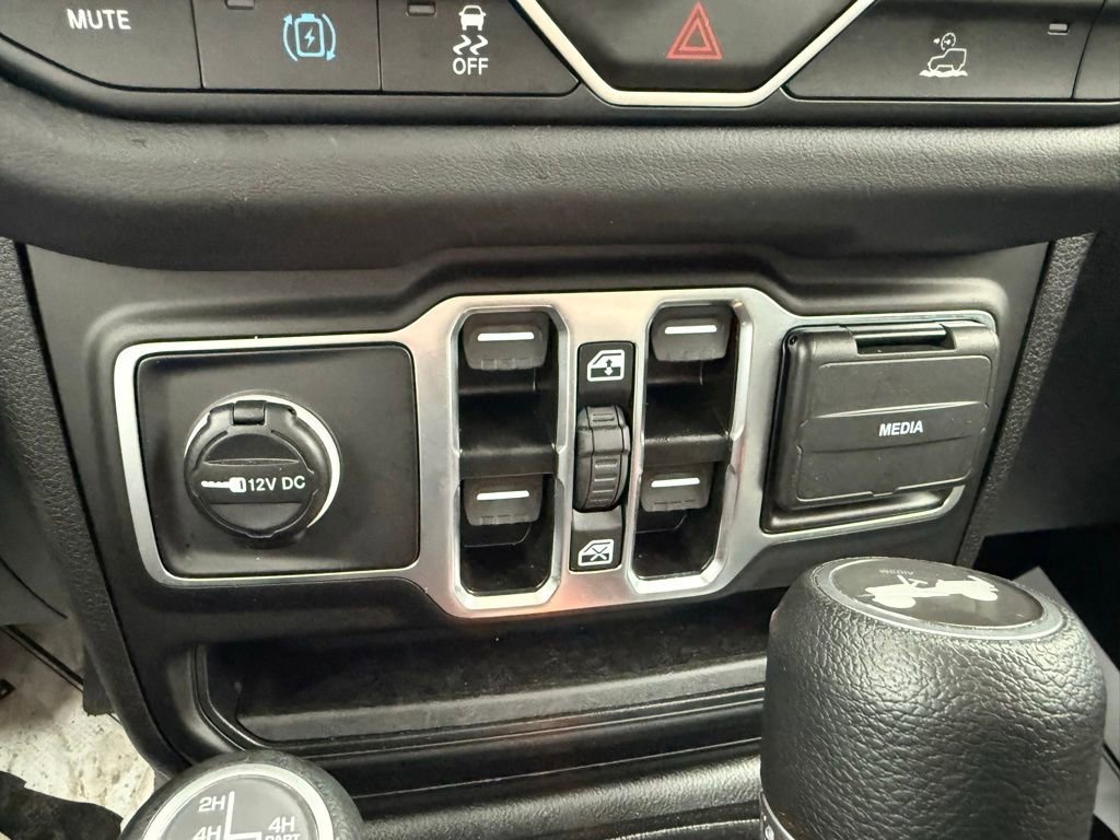 Used 2025 Jeep Wrangler Unlimited Sahara image 20