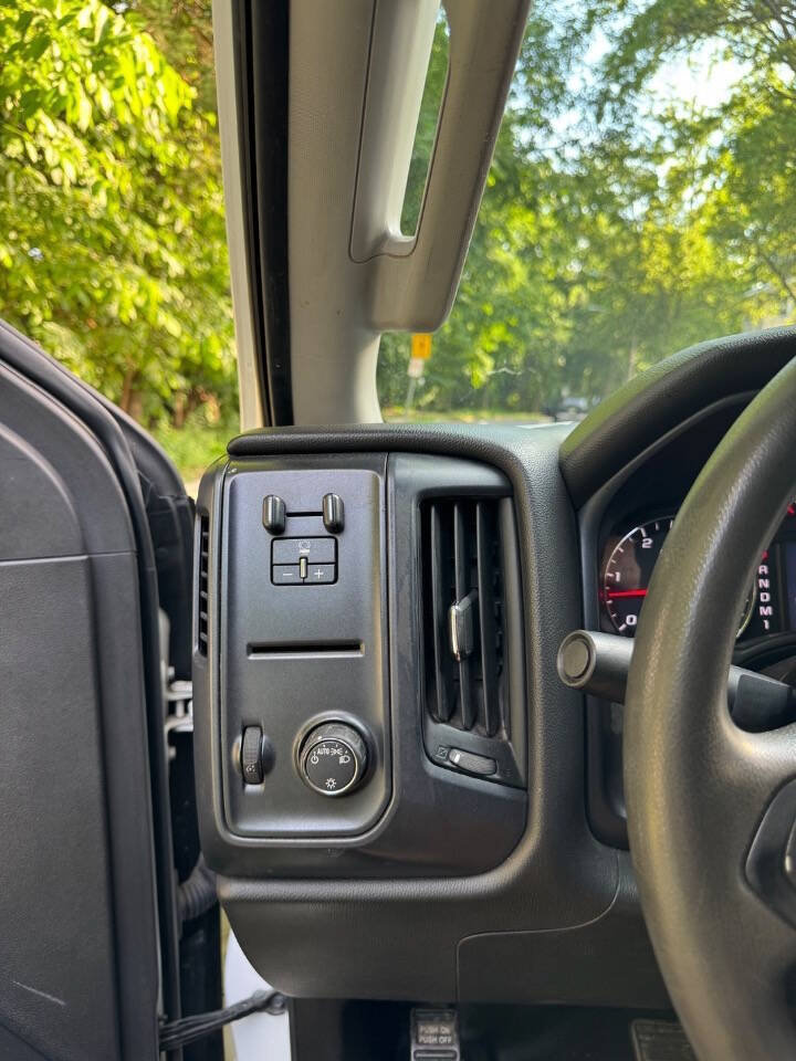 Used 2016 Chevrolet Silverado 3500 W/T w/ WT Convenience Package AWD/4WD image 12