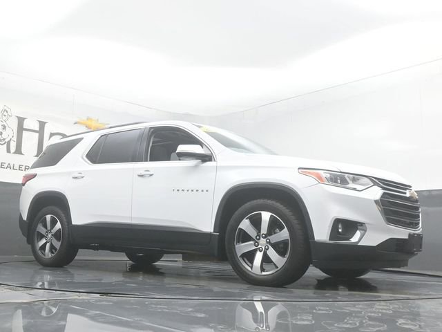 Used 2019 Chevrolet Traverse LT w/ LT Premium Package image 2