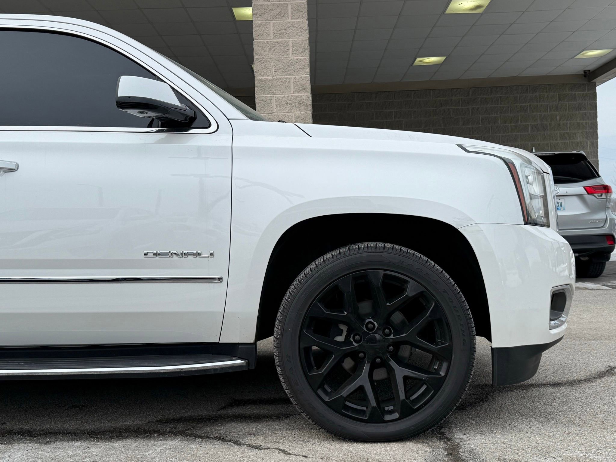Used 2019 GMC Yukon Denali image 6