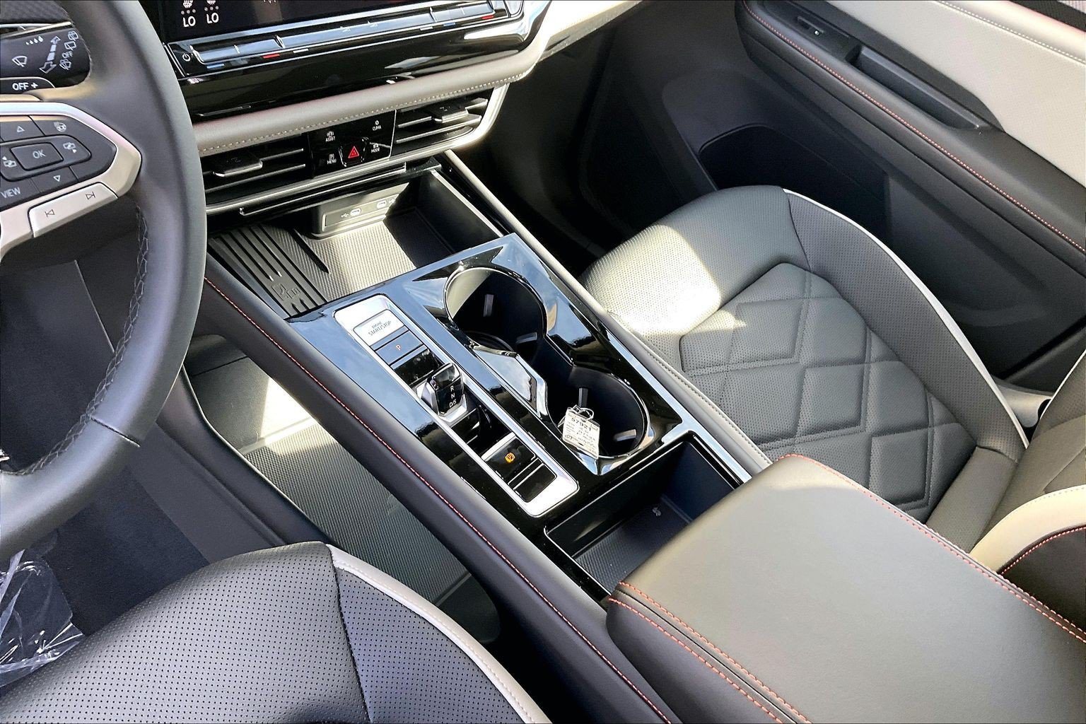 New 2026 Volkswagen Atlas Peak Edition AWD/4WD image 7