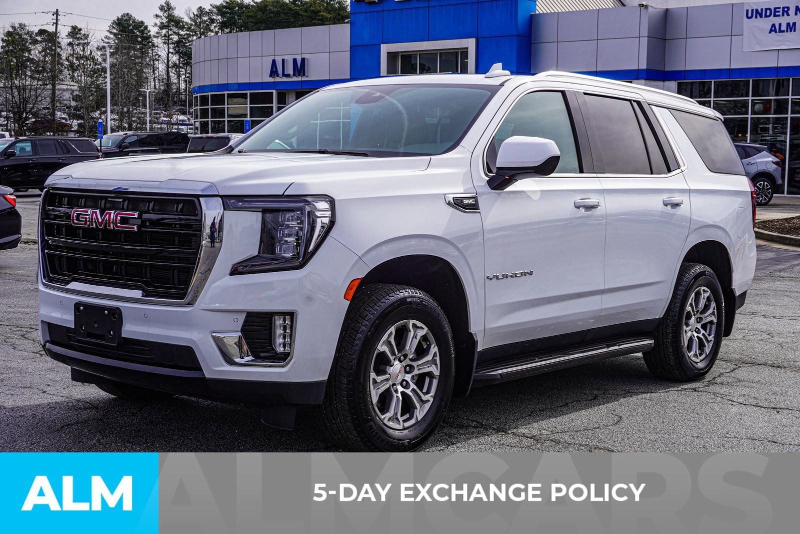 Used 2024 GMC Yukon SLE w/ LPO, Floor Liner Package image 3