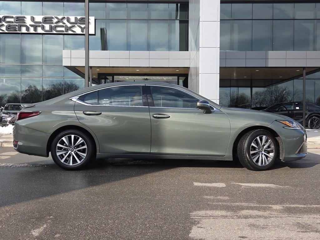 Used 2020 Lexus ES 300h w/ Premium Package image 27