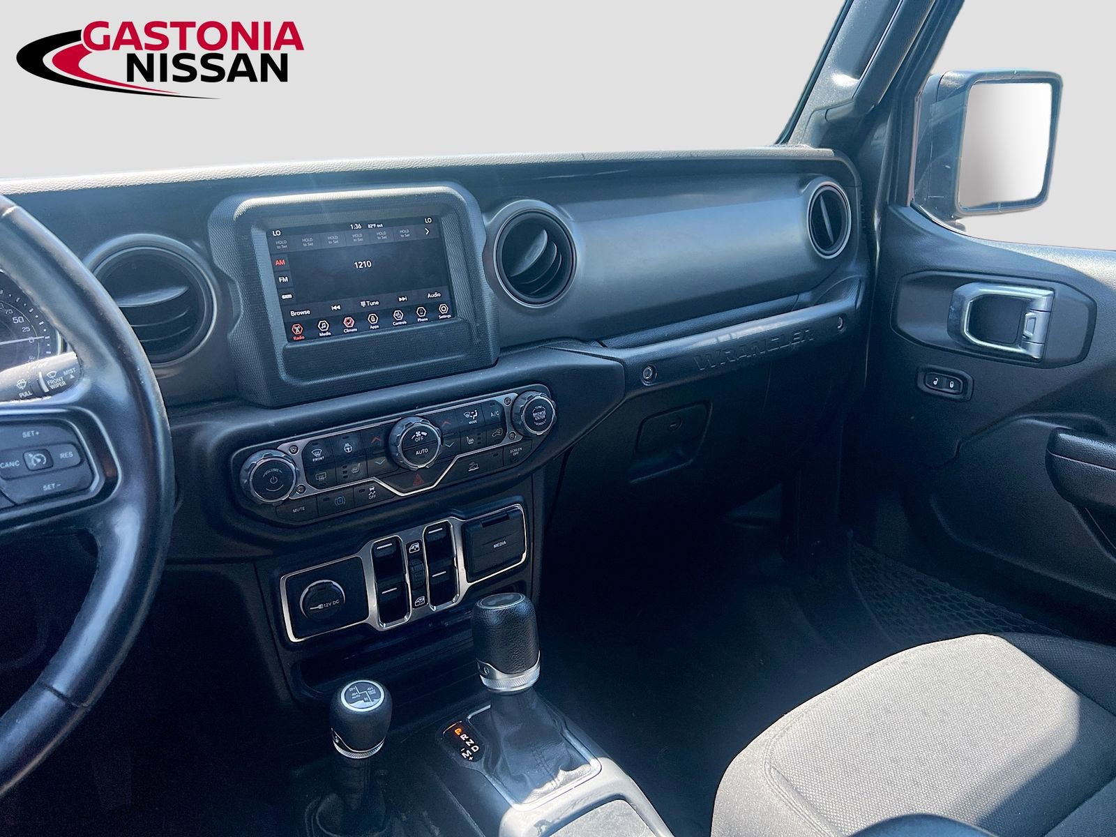 Used 2023 Jeep Wrangler Unlimited w/ Cold Weather Group image 30