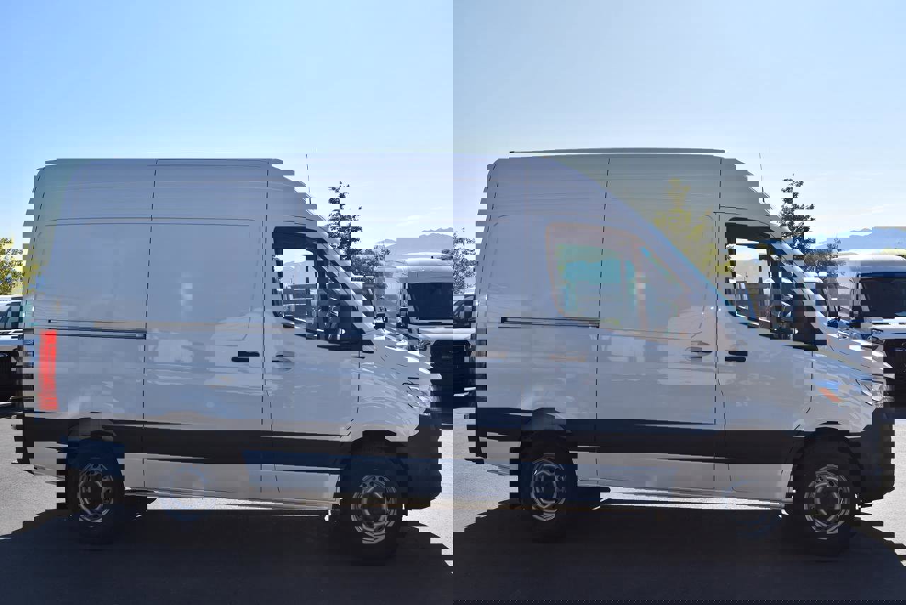 Used 2024 Mercedes-Benz Sprinter 144 Cargo image 5