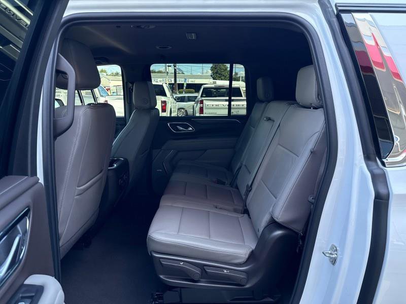 Used 2024 Chevrolet Suburban LT image 36