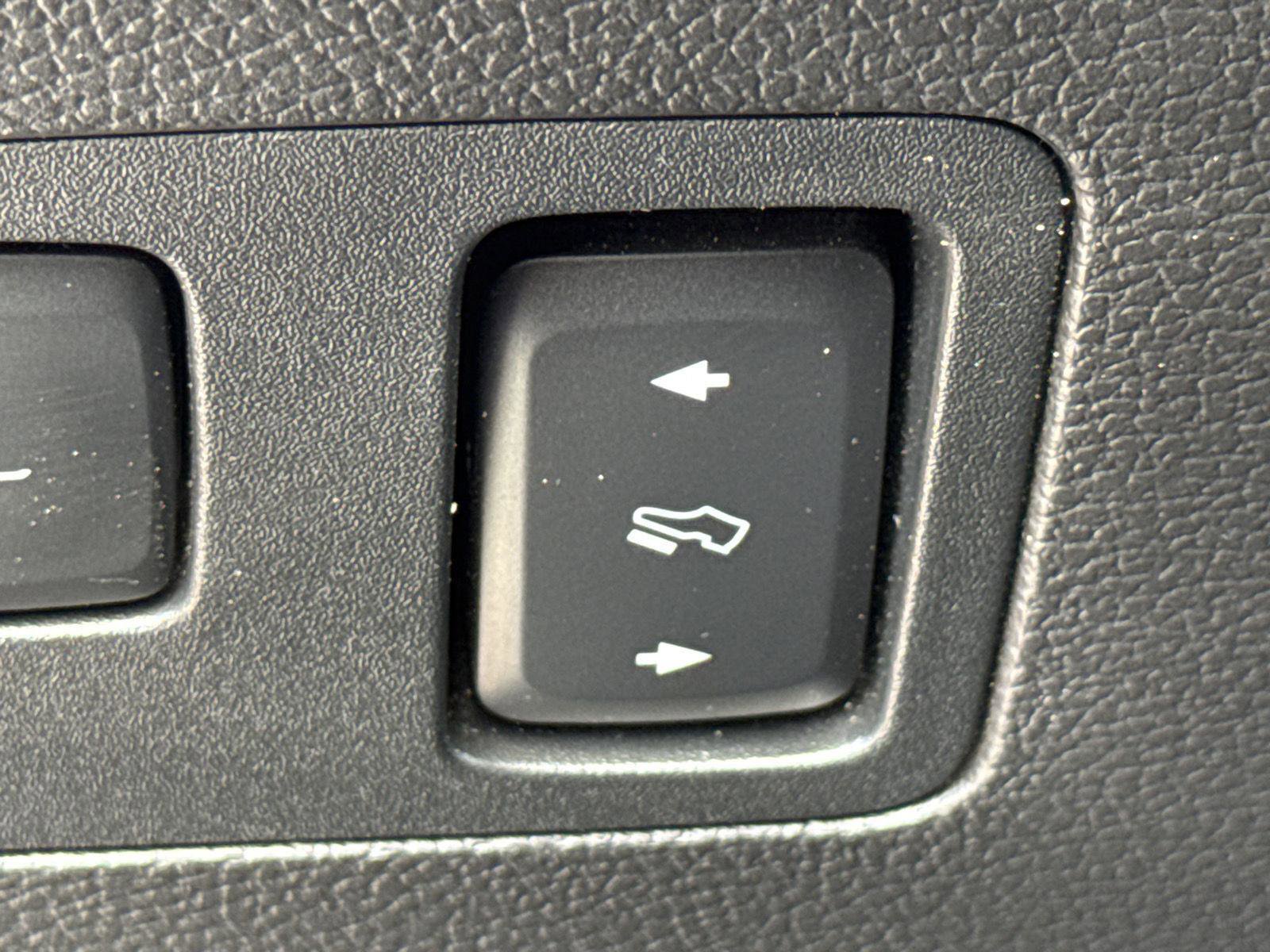 Used 2020 Ford F350 Lariat w/ Lariat Ultimate Package image 18