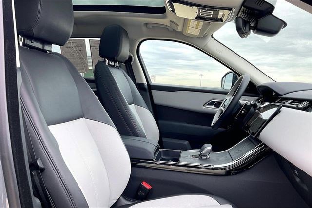 Used 2025 Land Rover Range Rover Velar Dynamic SE image 7