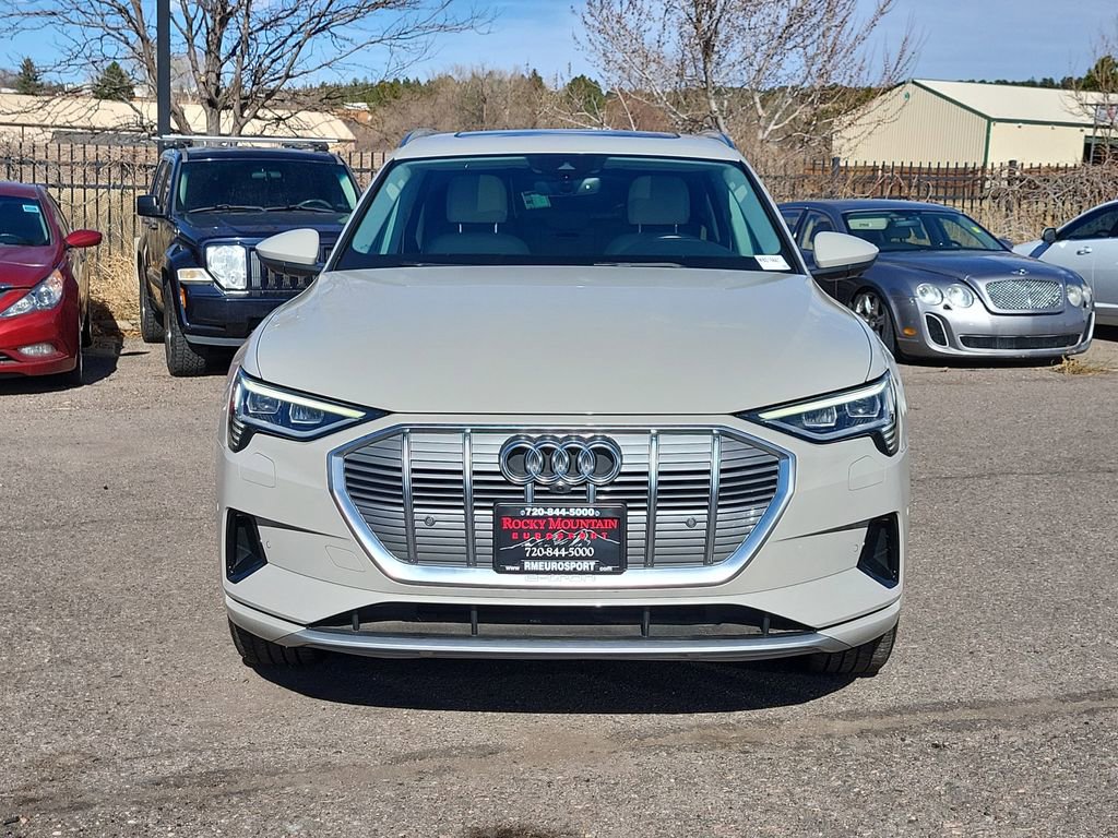 Used 2021 Audi e-tron Premium Plus w/ Premium Plus Package image 9
