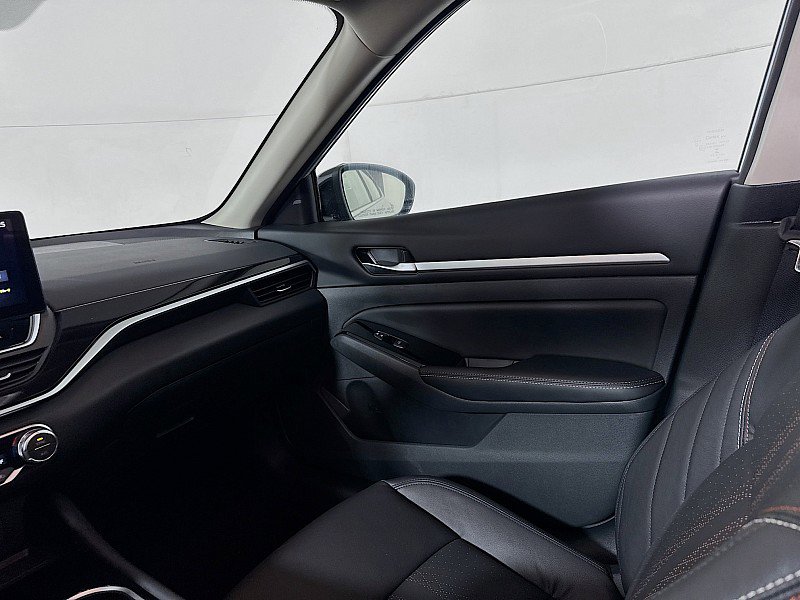 New 2025 Nissan Altima 2.5 SR w/ SR Premium Package image 24