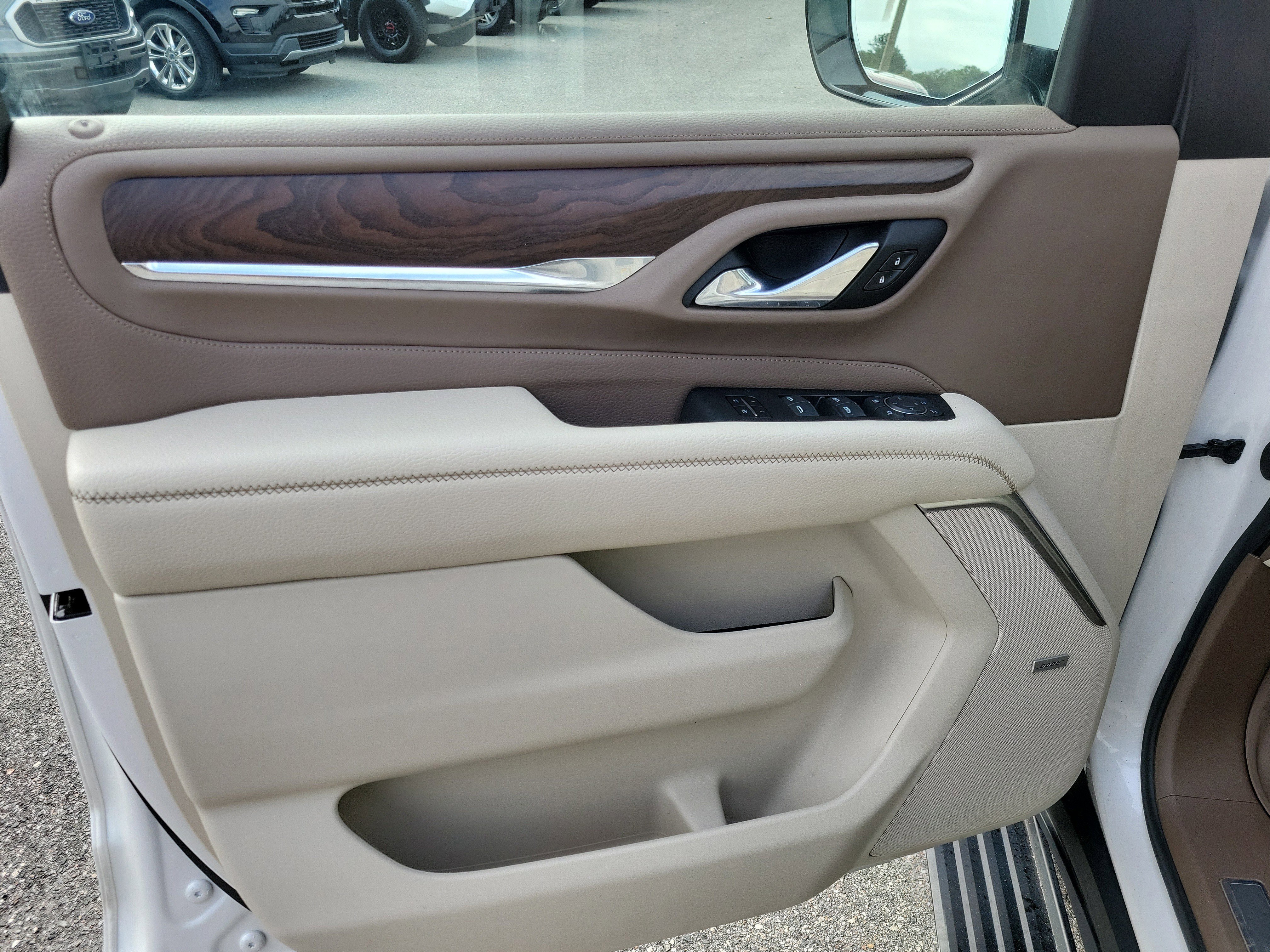 Used 2021 GMC Yukon Denali w/ Denali Premium Package image 5