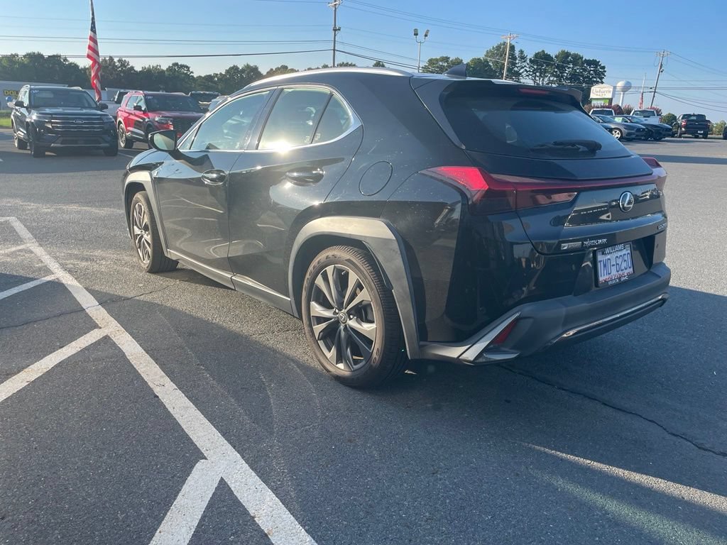 Used 2019 Lexus UX 200 F Sport w/ F Sport Premium Package FWD image 3