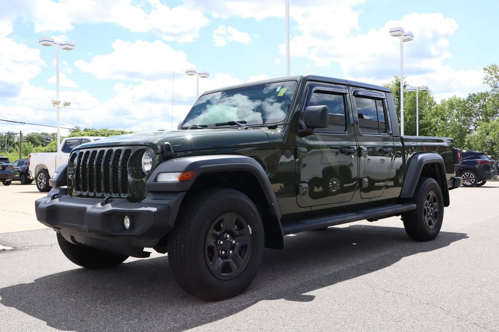 Used 2022 Jeep Gladiator Sport AWD/4WD image 9