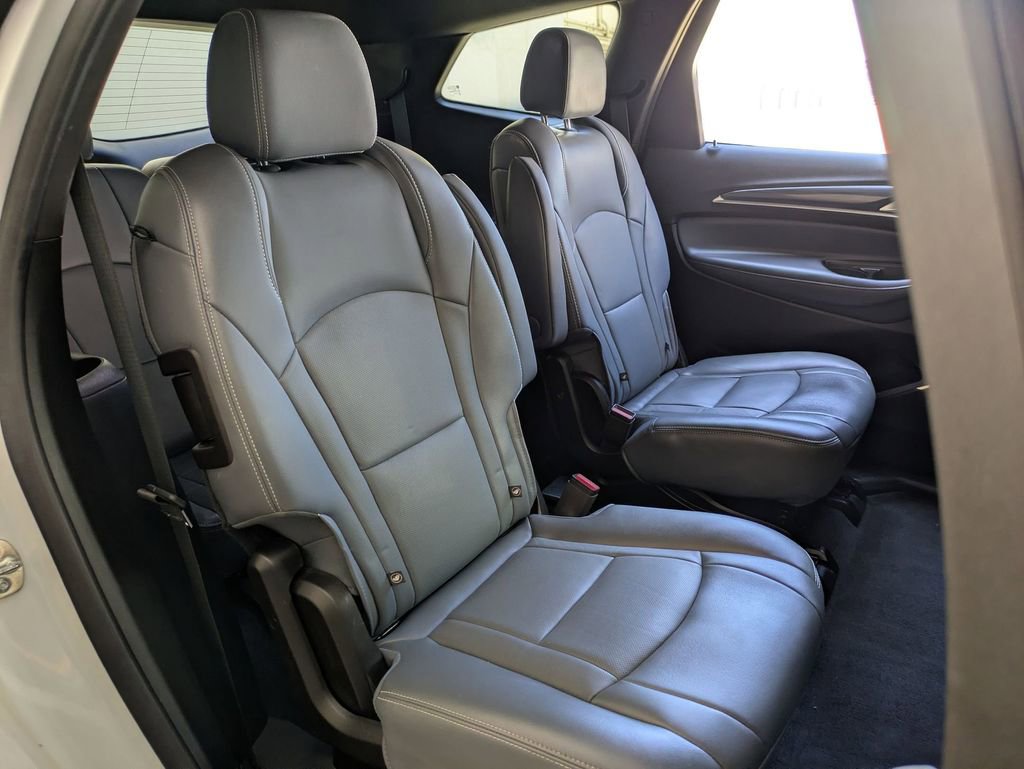 Used 2024 Buick Enclave Premium AWD/4WD image 27