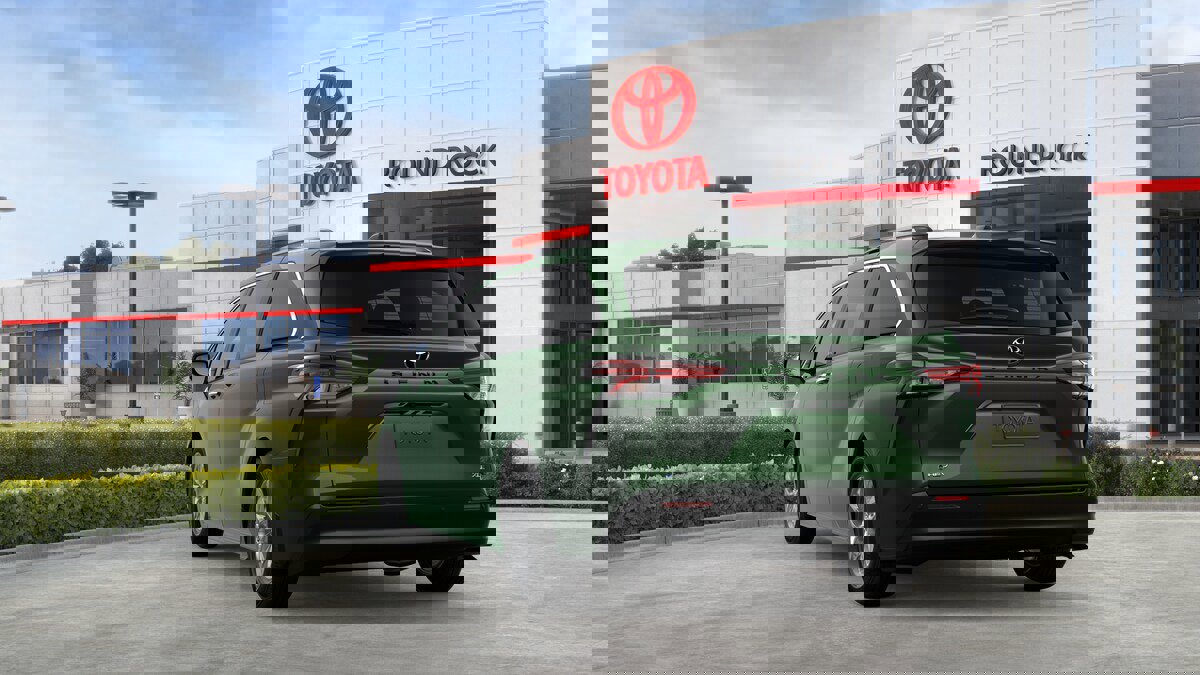 New 2026 Toyota Sienna XLE image 7