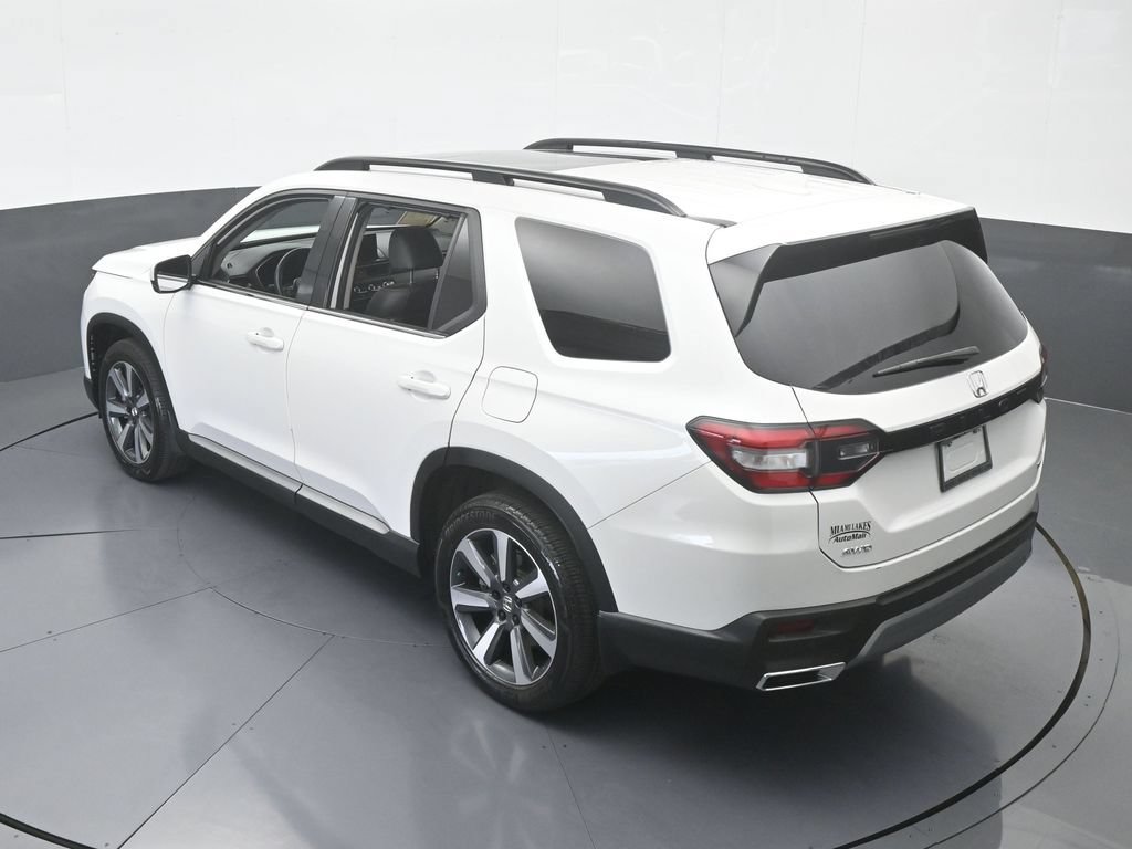 Used 2025 Honda Pilot Touring image 55