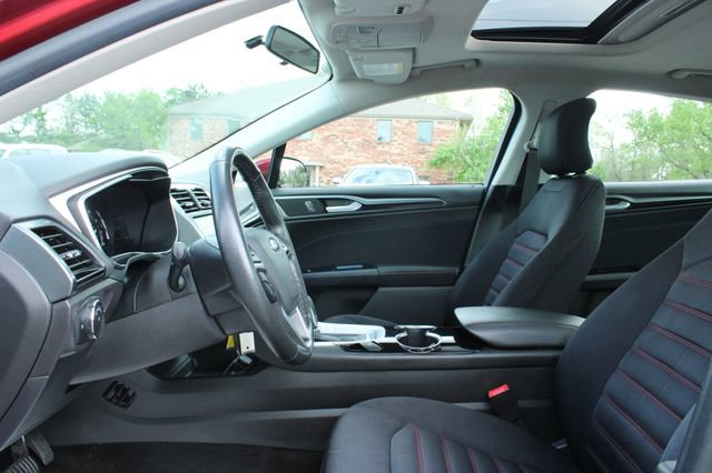 Used 2015 Ford Fusion SE FWD image 12