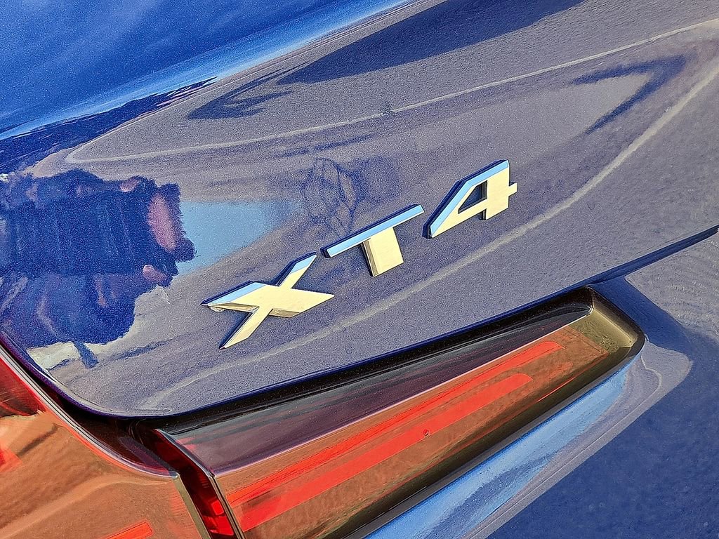 Used 2022 Cadillac XT4 Premium Luxury w/ Safety Alert Package image 11