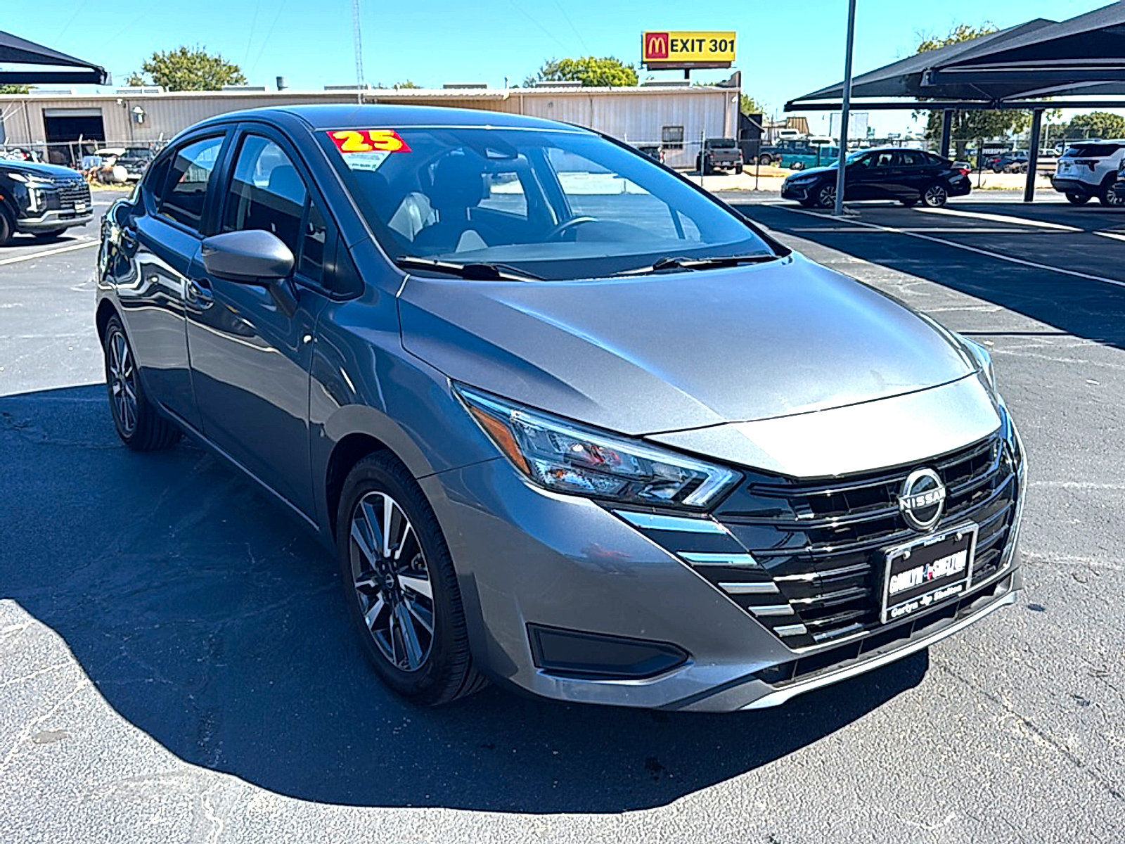Used 2025 Nissan Versa SV FWD image 2